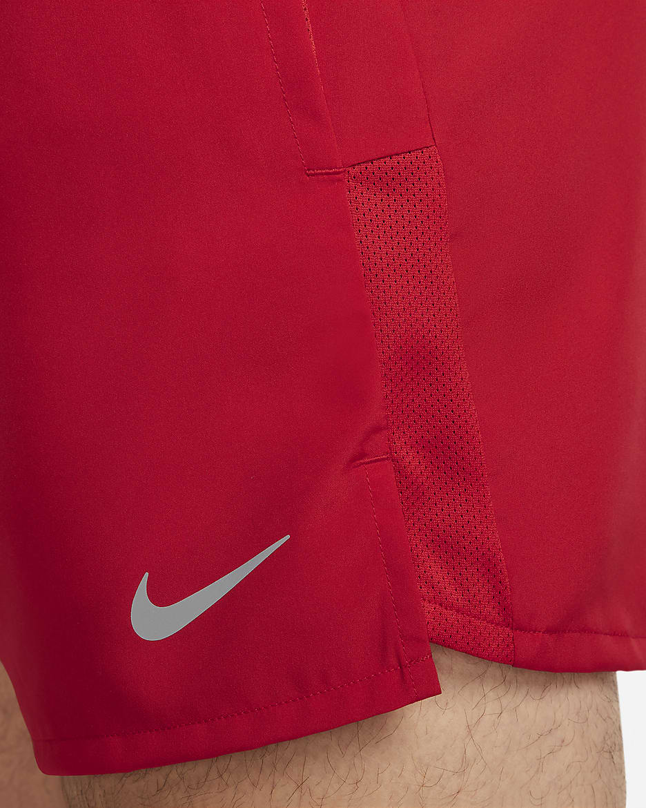 Shorts de correr Dri-FIT de 13 cm con forro de ropa interior para hombre Nike Challenger - Rojo universitario/Rojo universitario/Negro