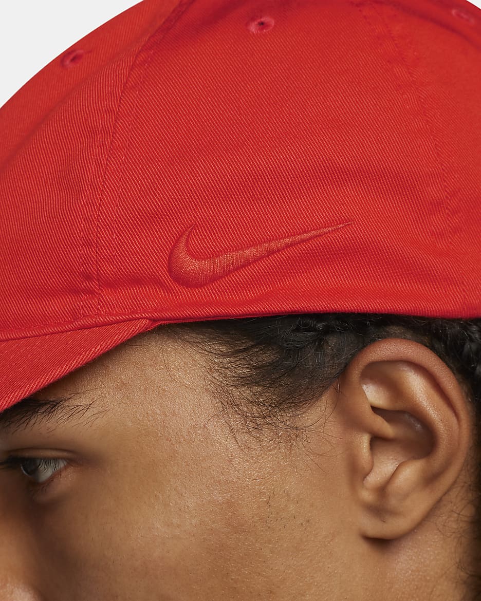 Nike Club Unstructured Flat-Bill Cap - Picante Red/Picante Red