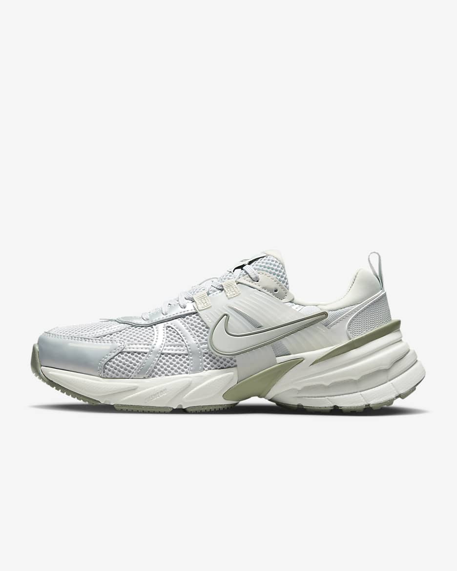 Chaussure Nike V2K Run pour femme - Photon Dust/Summit White/Light Army/Light Silver