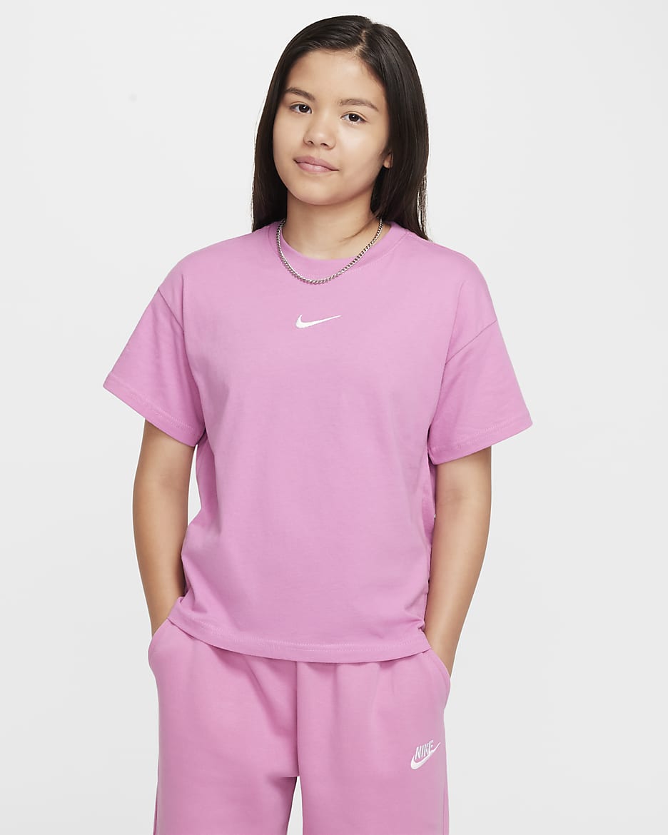 Playera para niña talla grande Nike Sportswear Essential - Flamenco mágico