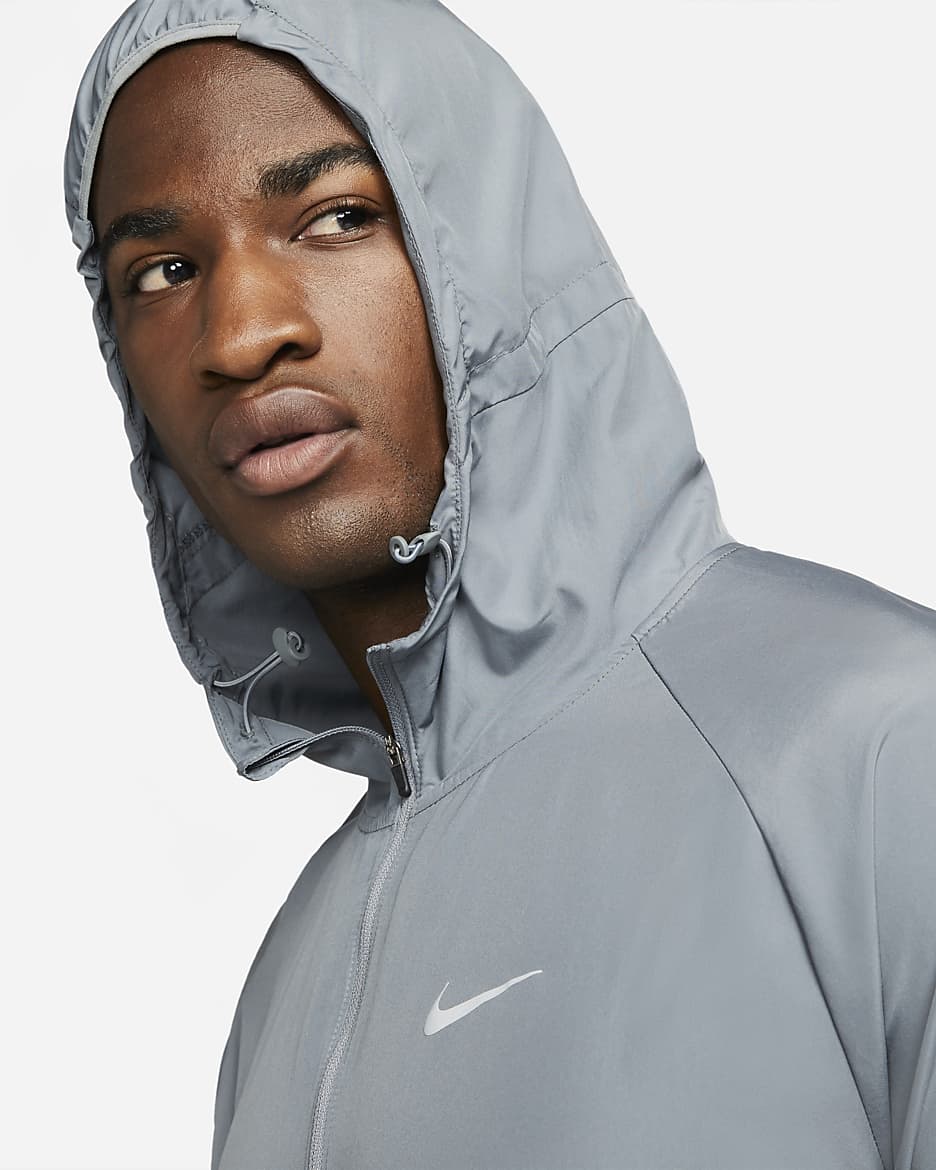 Chamarra de correr Repel para hombre Nike Miler - Gris humo/Gris humo