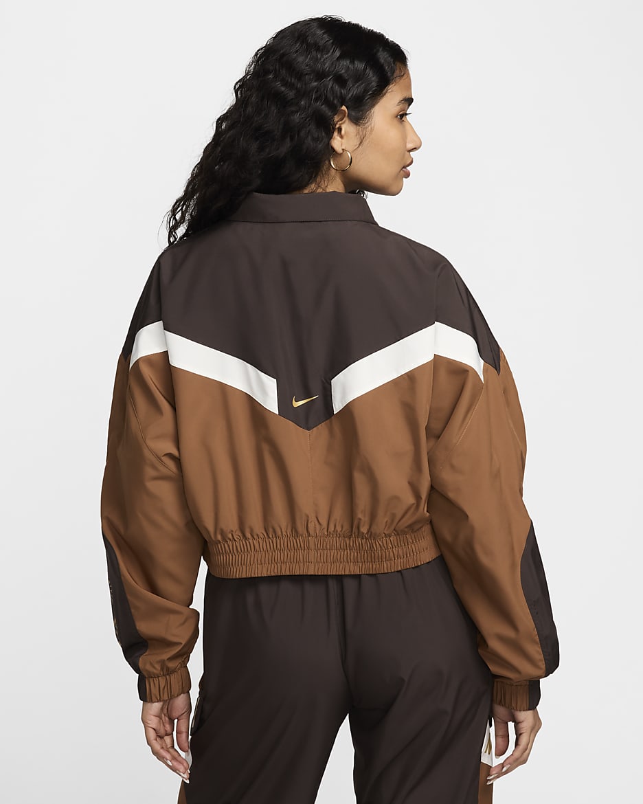 Nike Sportswear Chaqueta de tejido Woven - Mujer - Velvet Brown/Light British Tan/Sail