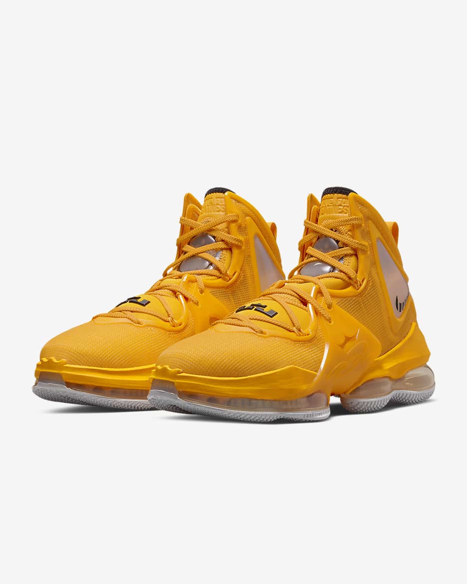 Chaussure de basket LeBron 19 - University Gold/University Gold/Noir