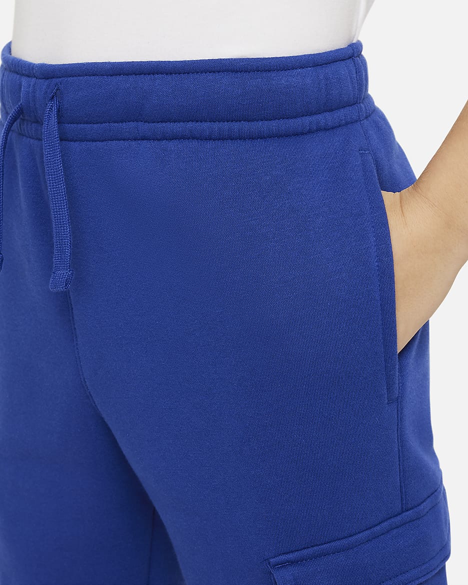 Pantaloni cargo in fleece con grafica Nike Sportswear – Ragazzo - Deep Royal Blue