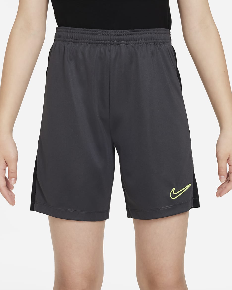 Nike Dri-FIT Academy23 兒童足球短褲 - Anthracite/黑色/Volt