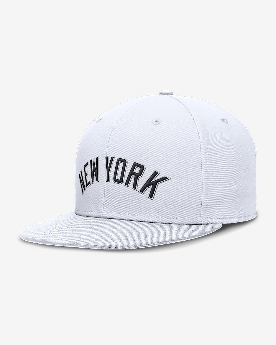 Gorra Nike Dri-FIT de la MLB ajustada para hombre New York Yankees True - Blanco