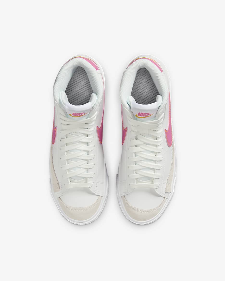 Tenis para niños grandes Nike Blazer Mid '77 - Blanco cumbre/Oro universitario/Blanco/Rosa paleta