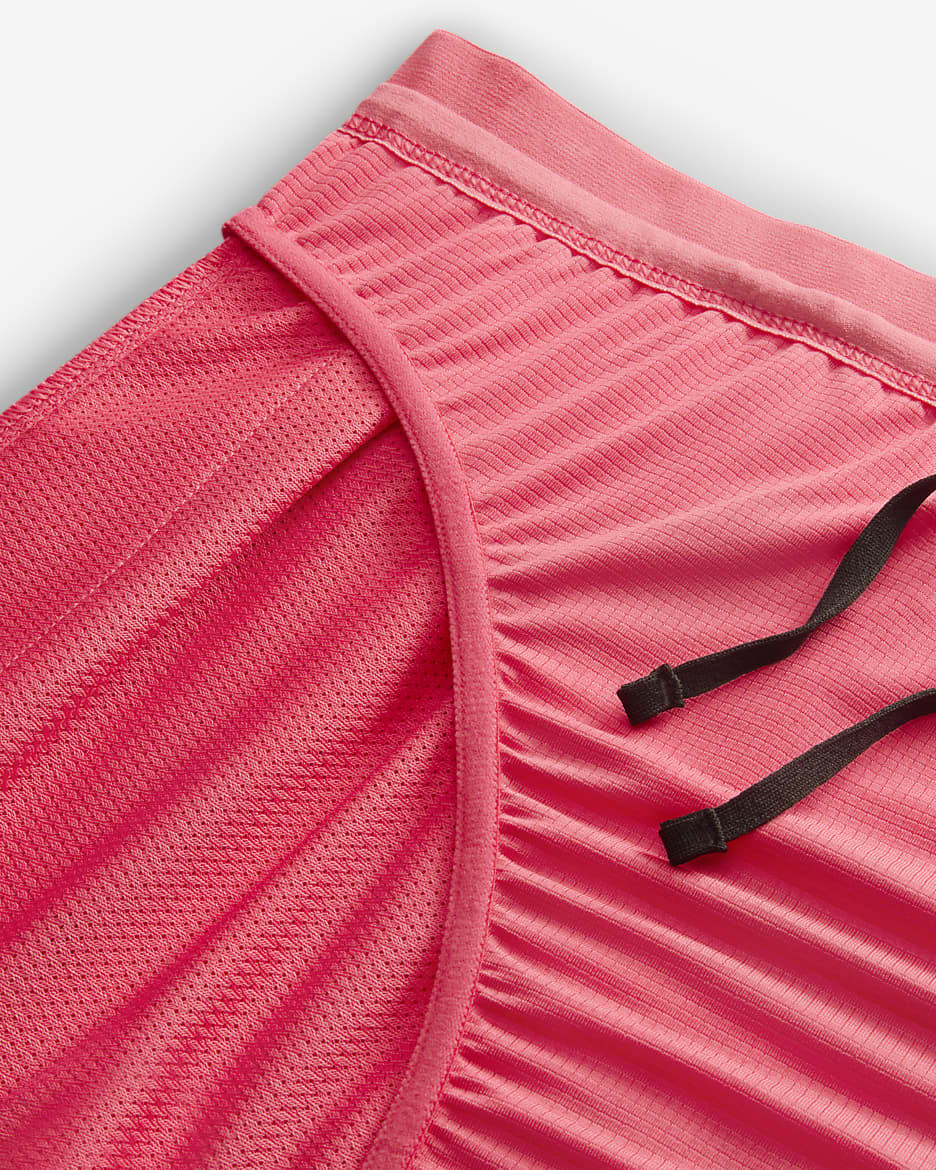 Shorts de correr Dri-FIT de 18 cm con forro de ropa interior para hombre Nike Stride - Rosa margarita/Negro