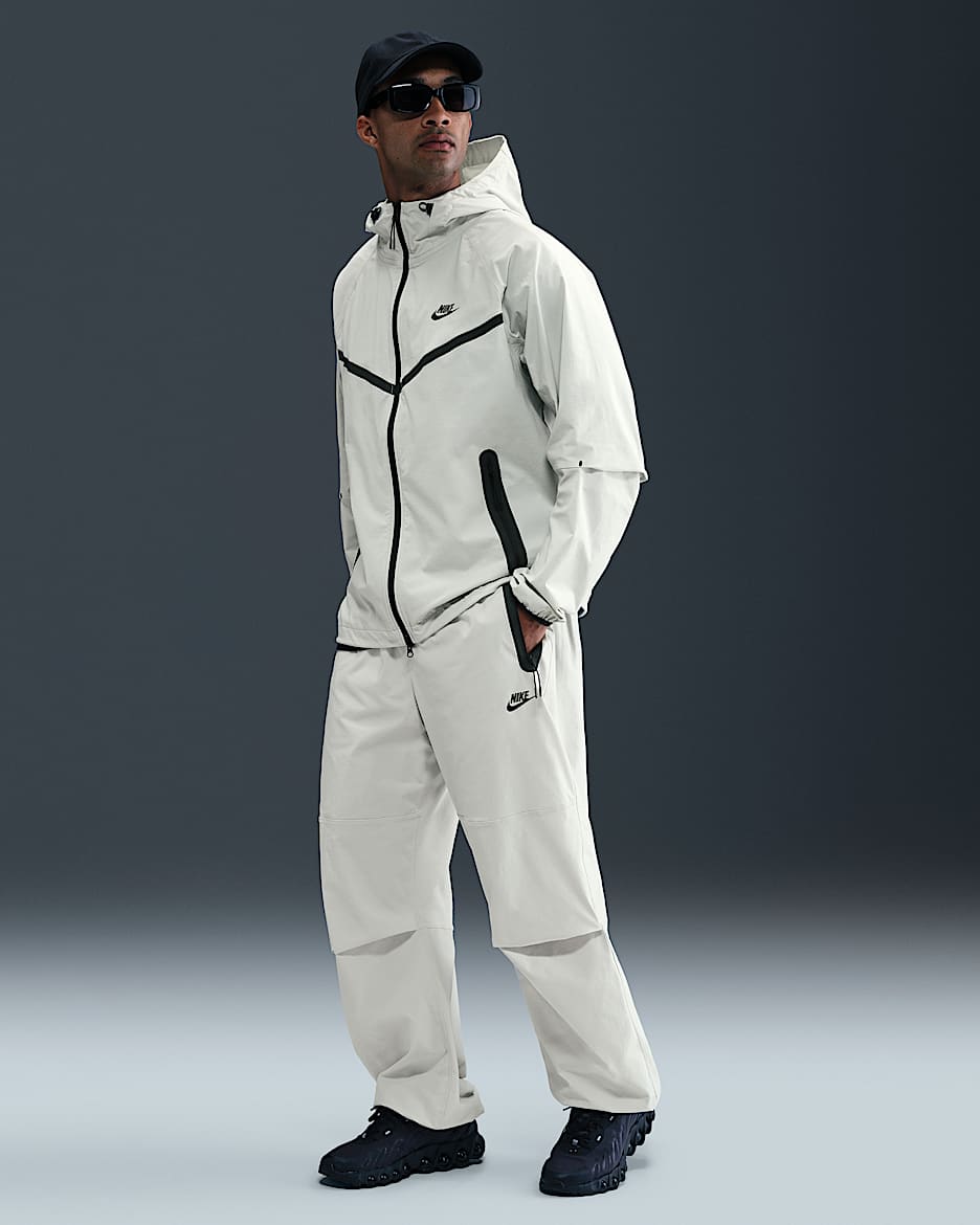 Nike Tech Men's Woven Oversized Trousers - Light Silver/Light Silver/Black