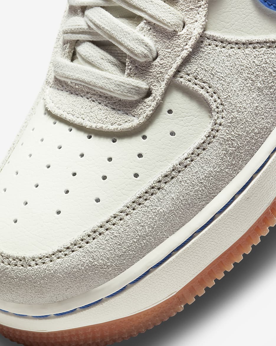 Nike Air Force 1 '07 SE Women's Shoe - Sail/Cream II/Light Bone/Green Noise