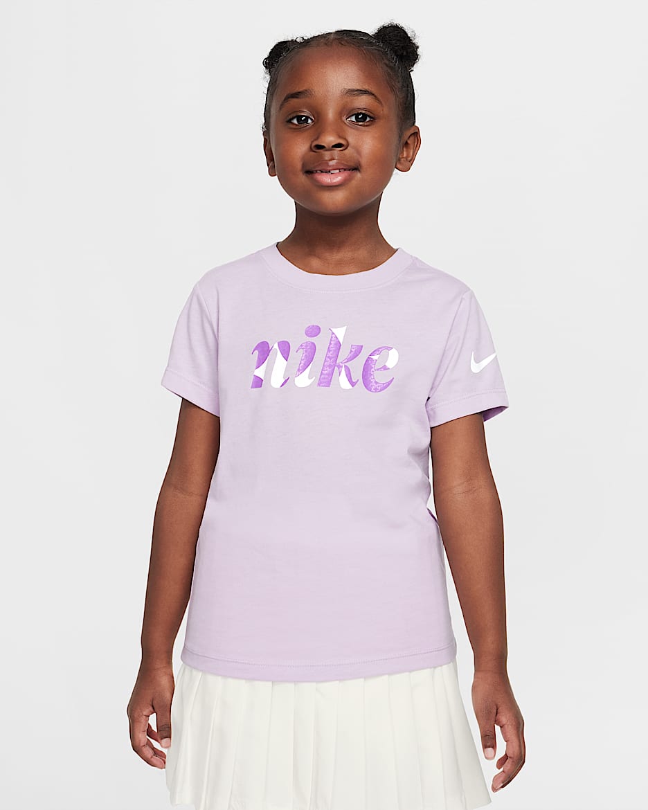 T-shirt à motif Nike Essentials pour enfant - Doll