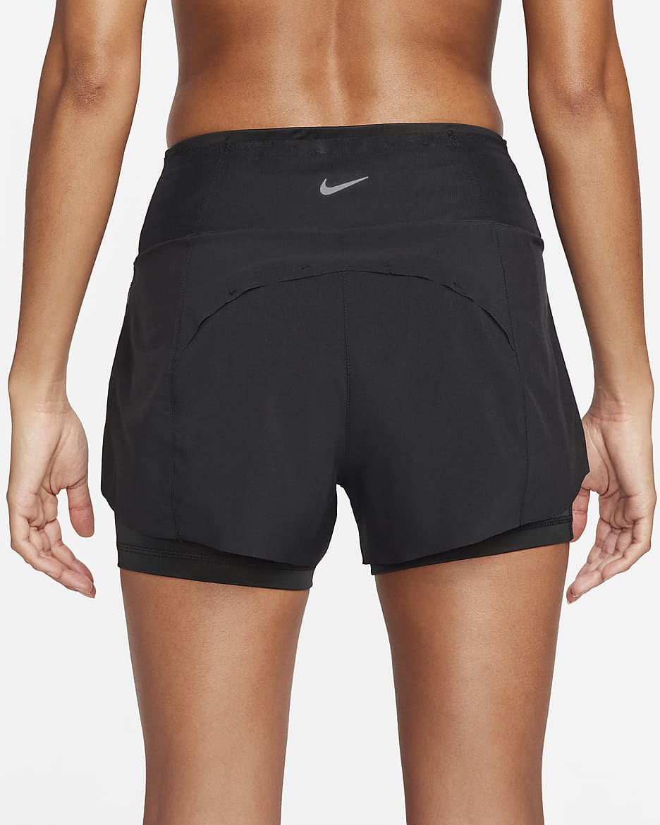 Short de running 2-en-1 avec poches taille mi-basse 8 cm Nike Dri-FIT Swift pour femme - Noir