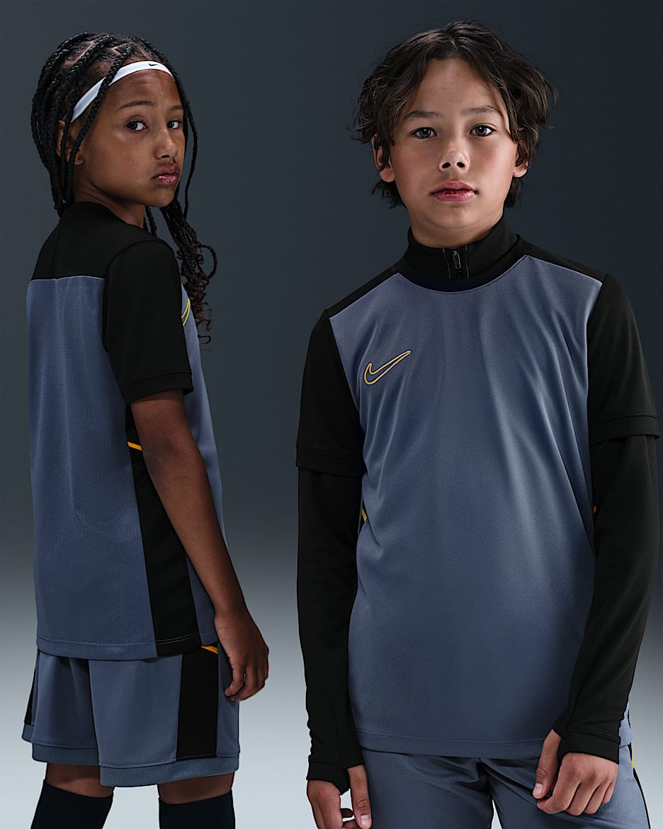 Playera de fútbol Dri-FIT para niños talla grande Nike Academy - Azul difuso/Negro/Oro universitario/Oro universitario