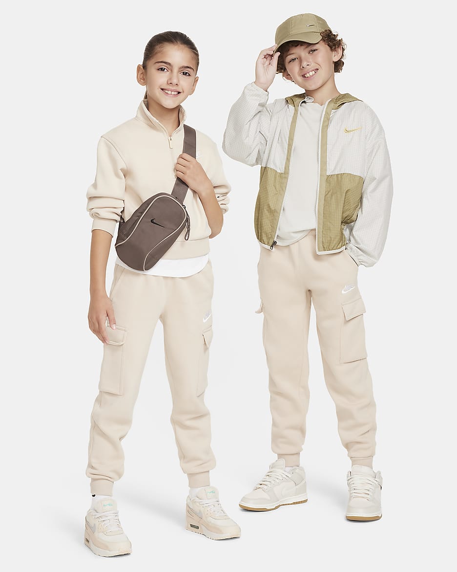 Nike Sportswear Club Fleece Older Kids' Cargo Trousers - Sand Drift/Sand Drift/White