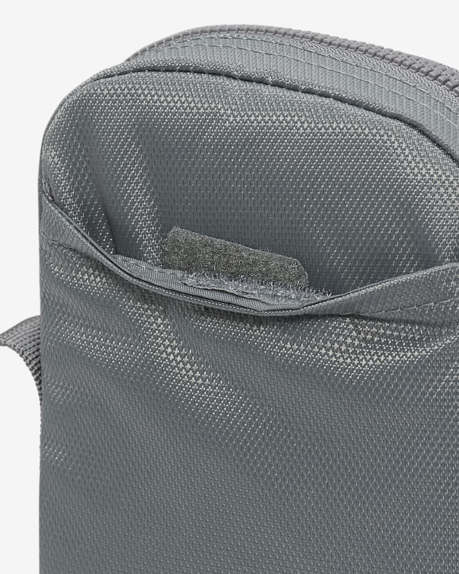 Borsa a tracolla piccola Nike Heritage (1 l) - Smoke Grey/Smoke Grey/Summit White