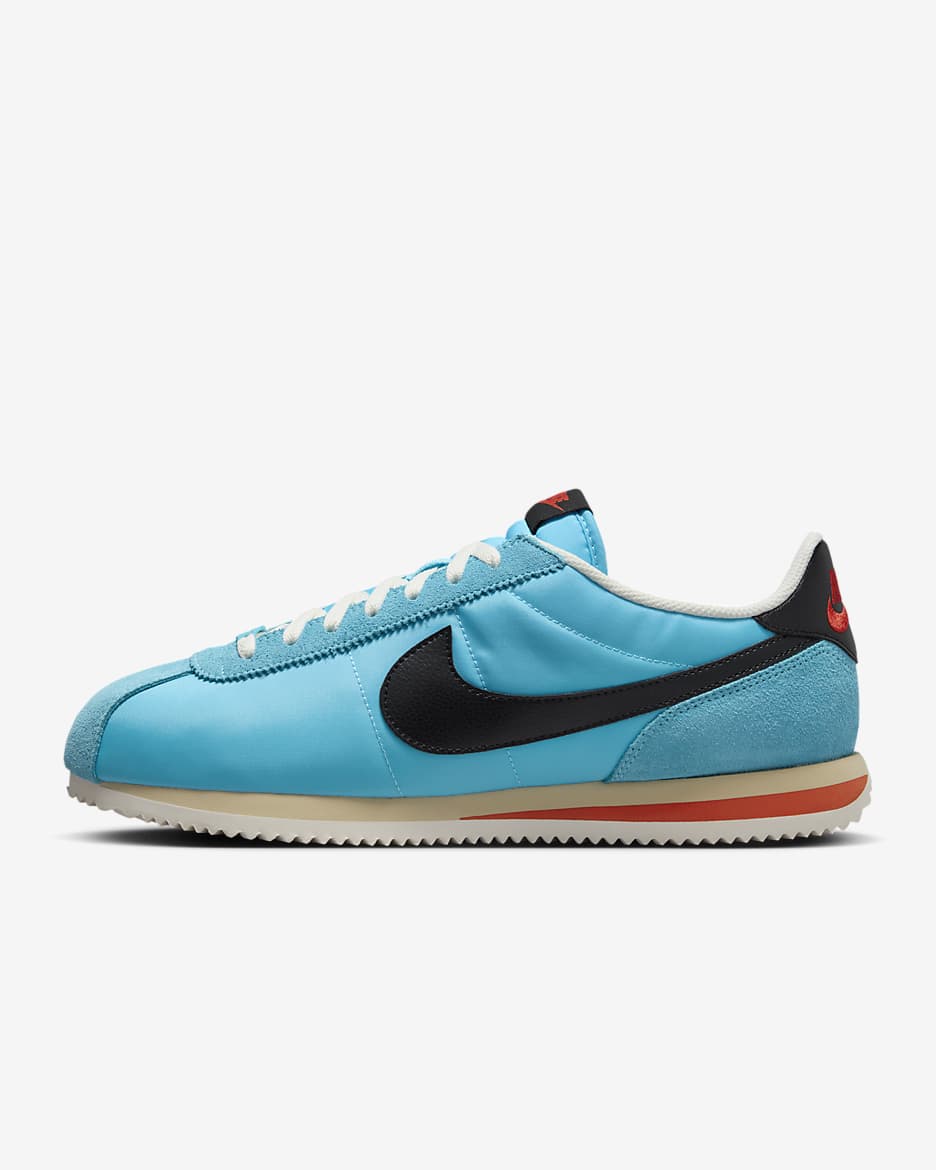 Tenis para hombre Nike Cortez Textile - Azul báltico/Oro team/Rojo picante/Negro