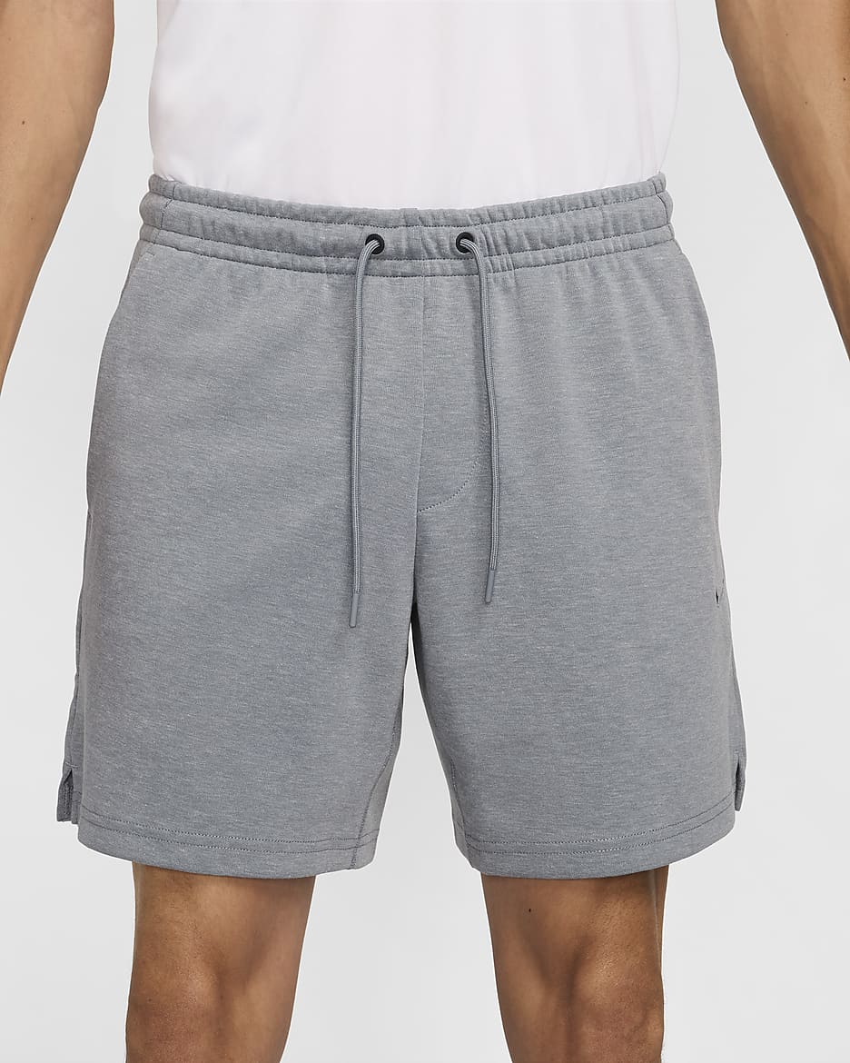 Nike Primary vielseitige Shorts ohne Futter mit Dri-FIT-Technologie und UV-Schutz (Herren, ca. 18 cm) - Cool Grey/Heather/Cool Grey