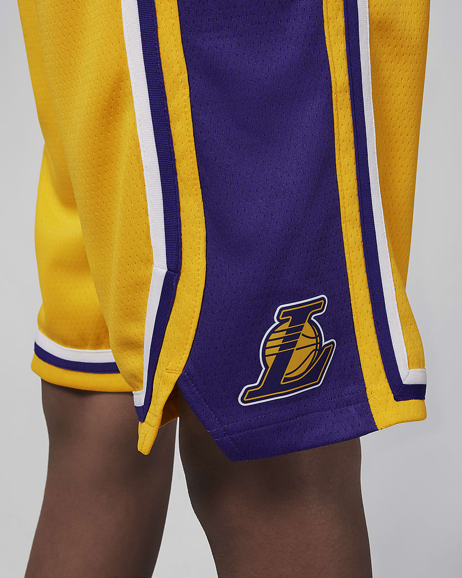 Los Angeles Lakers 2023/24 Icon Edition Nike NBA Swingman Shorts für ältere Kinder (Jungen) - Amarillo