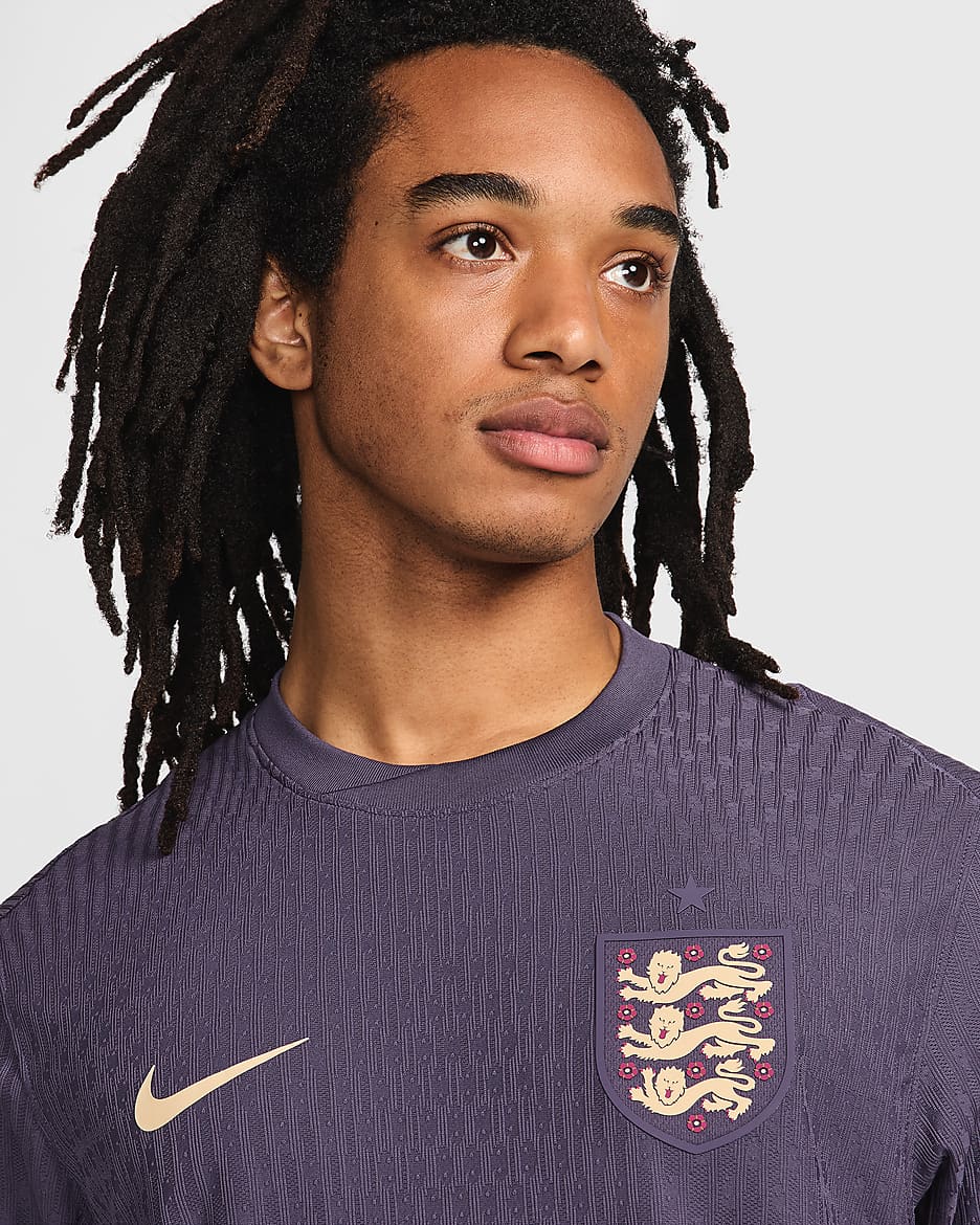 England 2024/25 Match (herrelaget, bortedrakt) Nike Dri-FIT ADV autentisk fotballdrakt til herre - Dark Raisin/Sesame