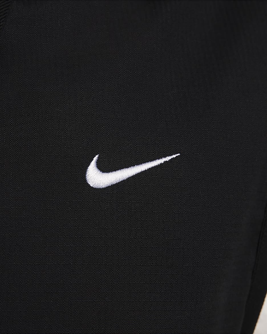 Nike Sportswear Essential ledig, vevd cargovest til dame - Svart/Hvit