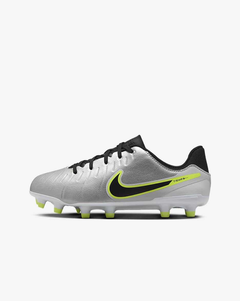 Nike Jr. Tiempo Legend 10 Academy Low Top Fußballschuh für verschiedene Böden für jüngere/ältere Kinder - Metallic Silver/Volt/Schwarz