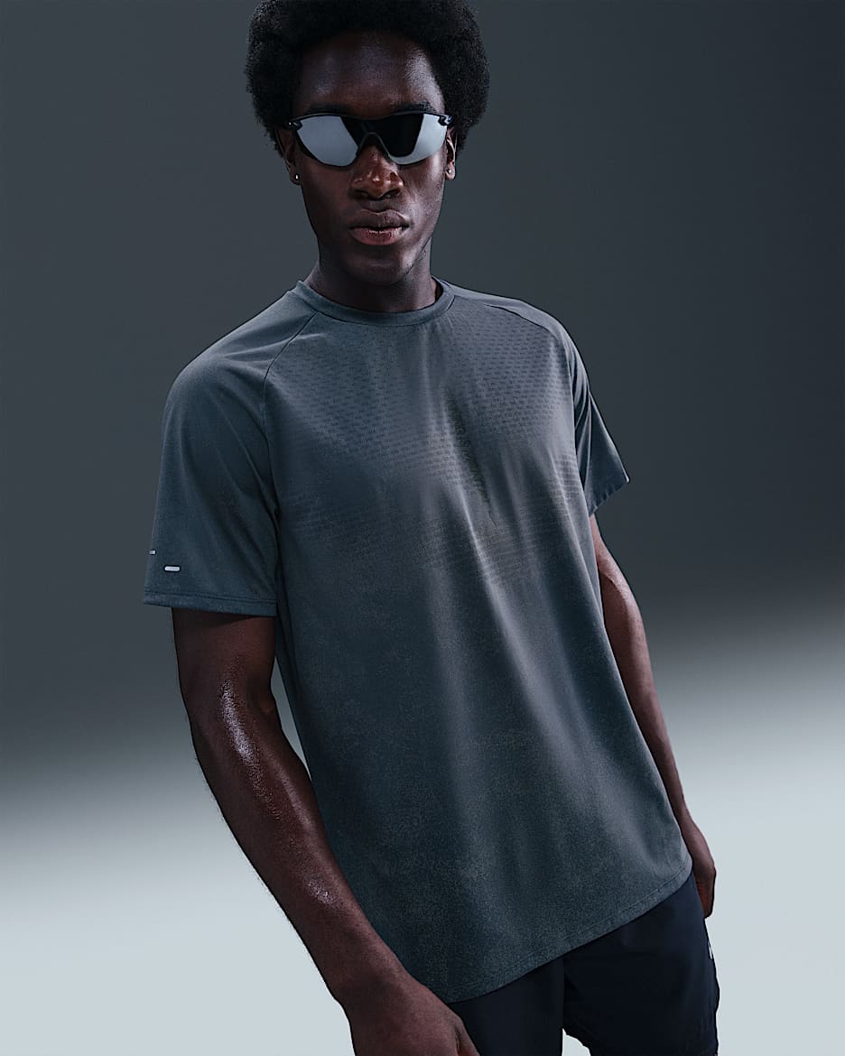 Nike Stride Men's Dri-FIT ADV Short-Sleeve Running Top with Reflective Accents - Thunder Blue