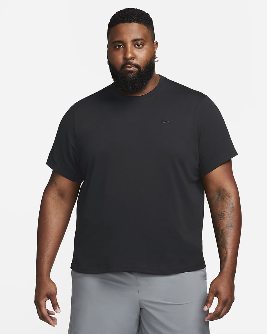 Haut à manches courtes Dri-FIT Nike Primary pour homme - Noir/Noir
