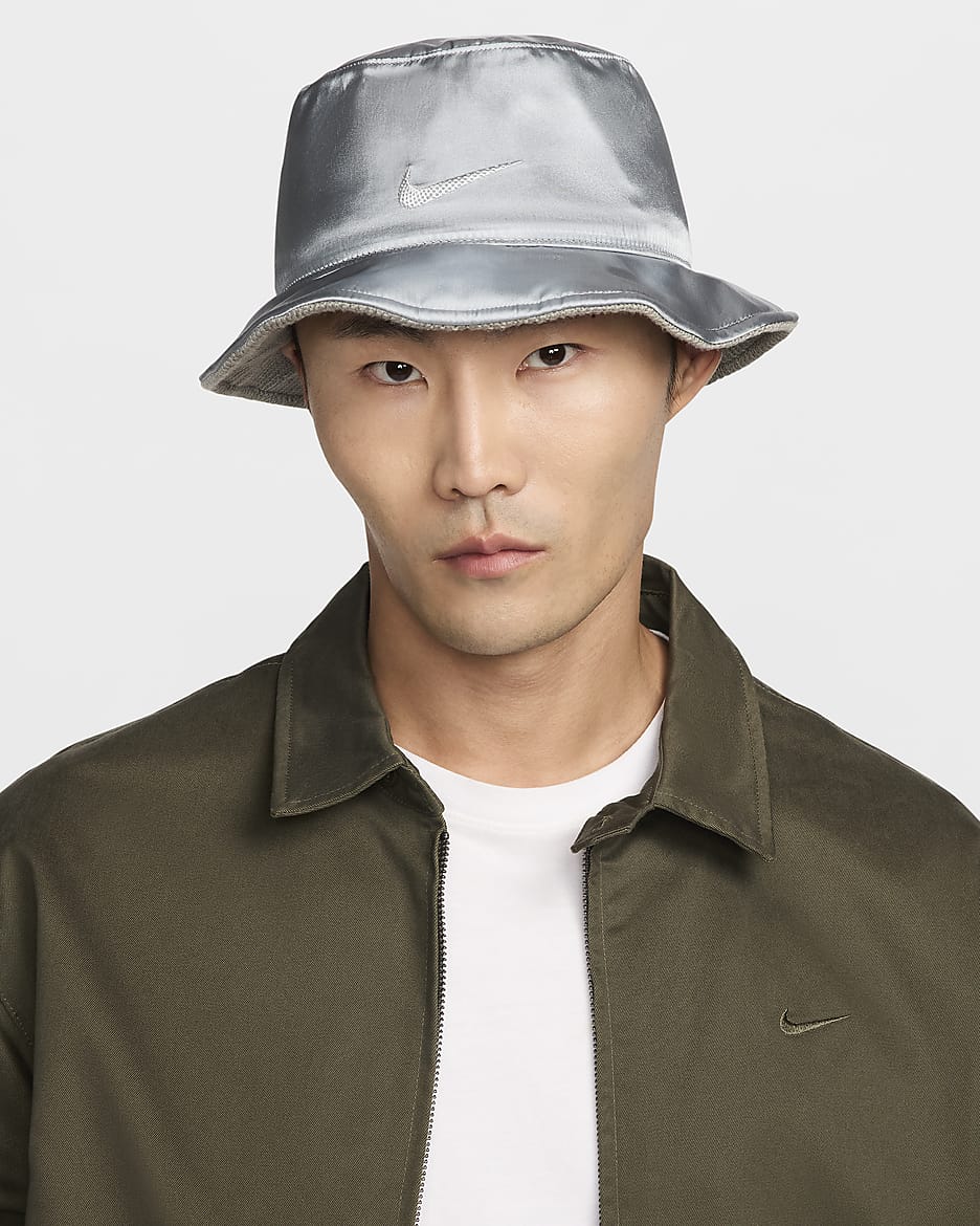 Nike Life Apex Reversible Bucket Hat - Dark Stucco/Light Pumice