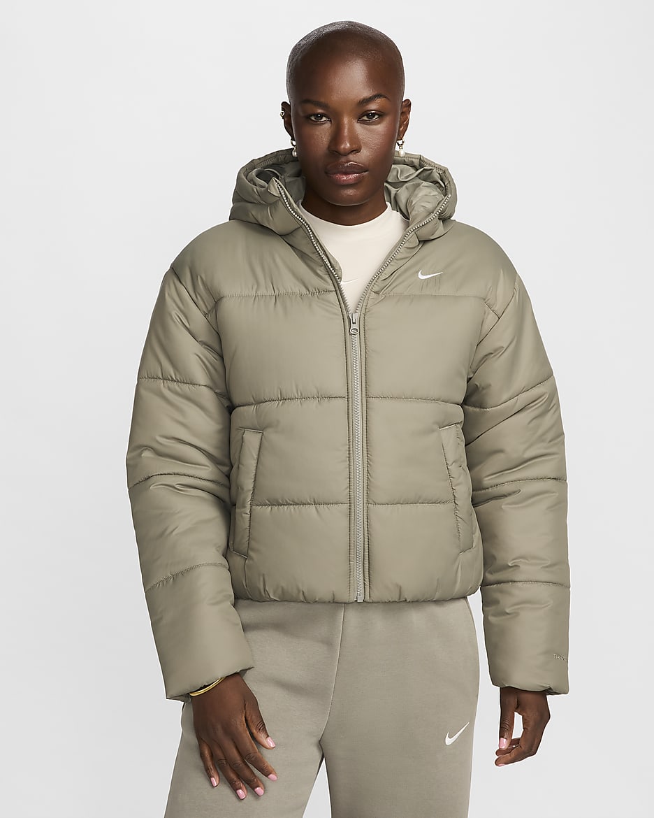 Nike Sportswear Classic Puffer Therma-FIT laza, kapucnis női kabát - Light Army/Fehér