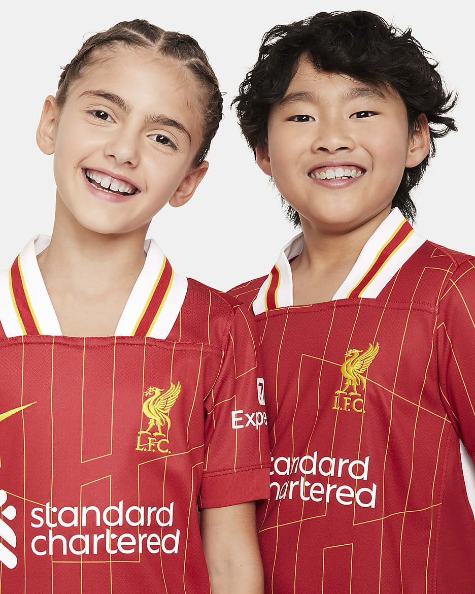 Jersey de fútbol Nike Dri-FIT Replica del Liverpool FC local 2024/25 Stadium para niños talla grande - Rojo gimnasio/Blanco/Amarillo cromo