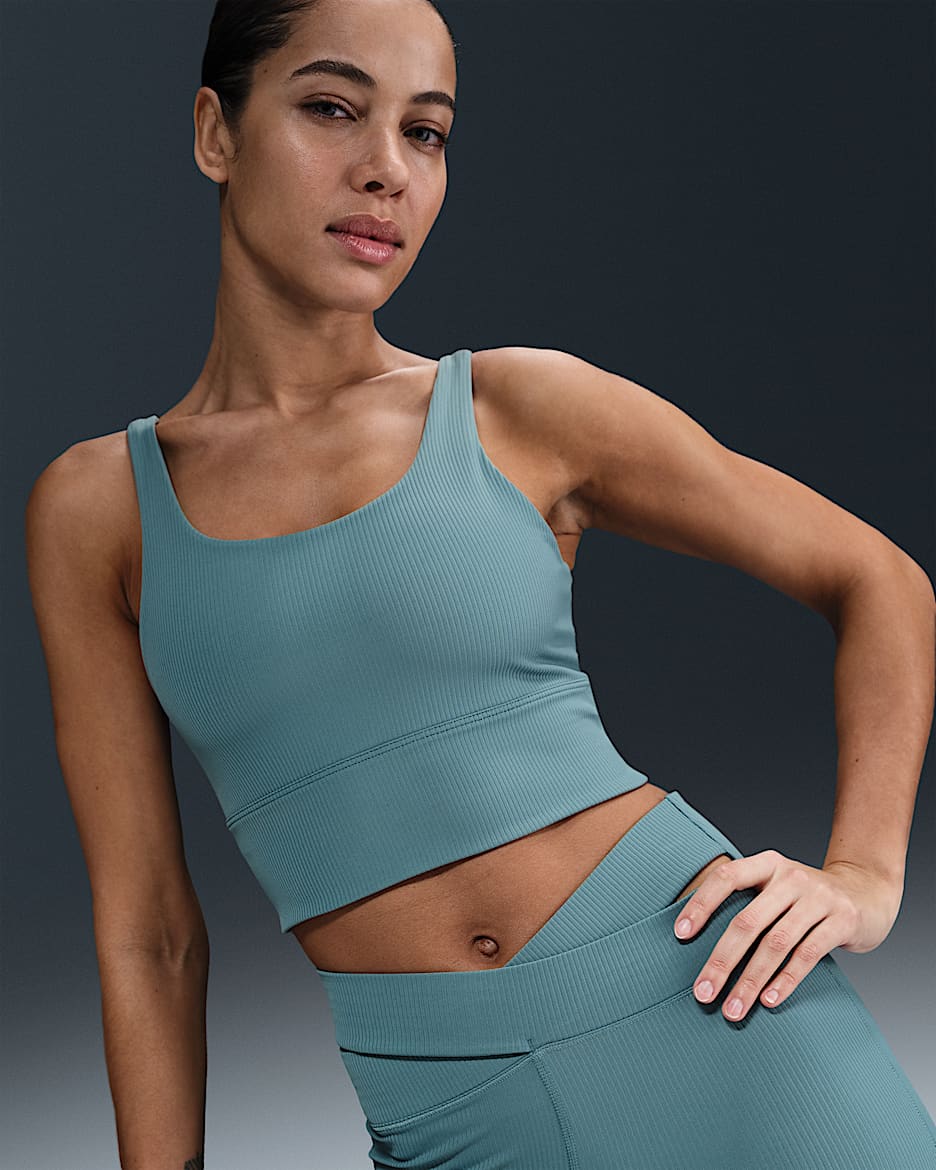 Bra deportivo de baja sujeción de talle largo con almohadillas para mujer Nike Zenvy Rib - Azul humeante/Blanco