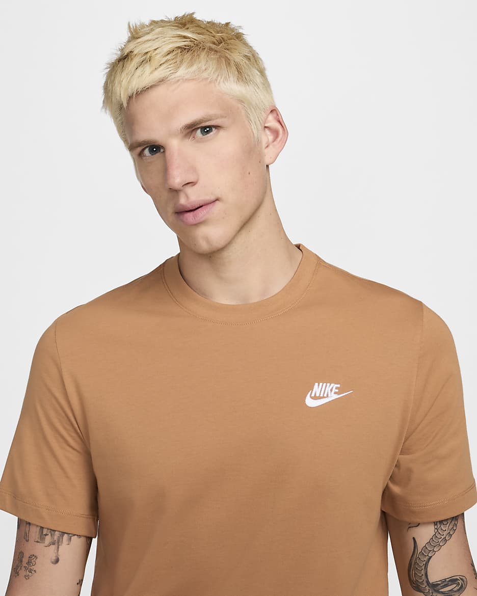 Nike Sportswear Club Herren-T-Shirt - Flax