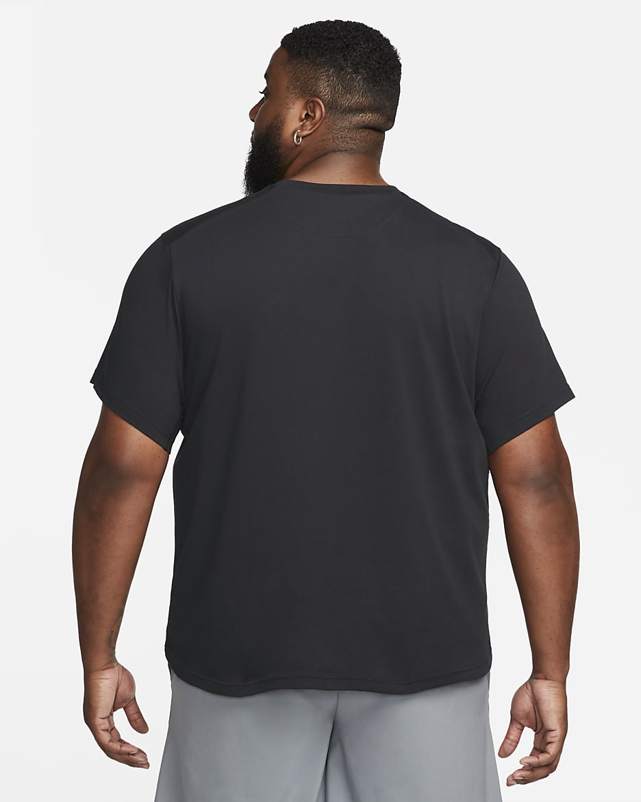 Haut à manches courtes Dri-FIT Nike Primary pour homme - Noir/Noir