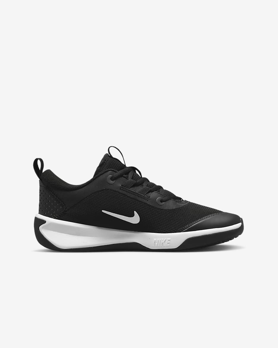 Nike Omni Multi-Court Older Kids' Indoor Court Shoes - Black/White