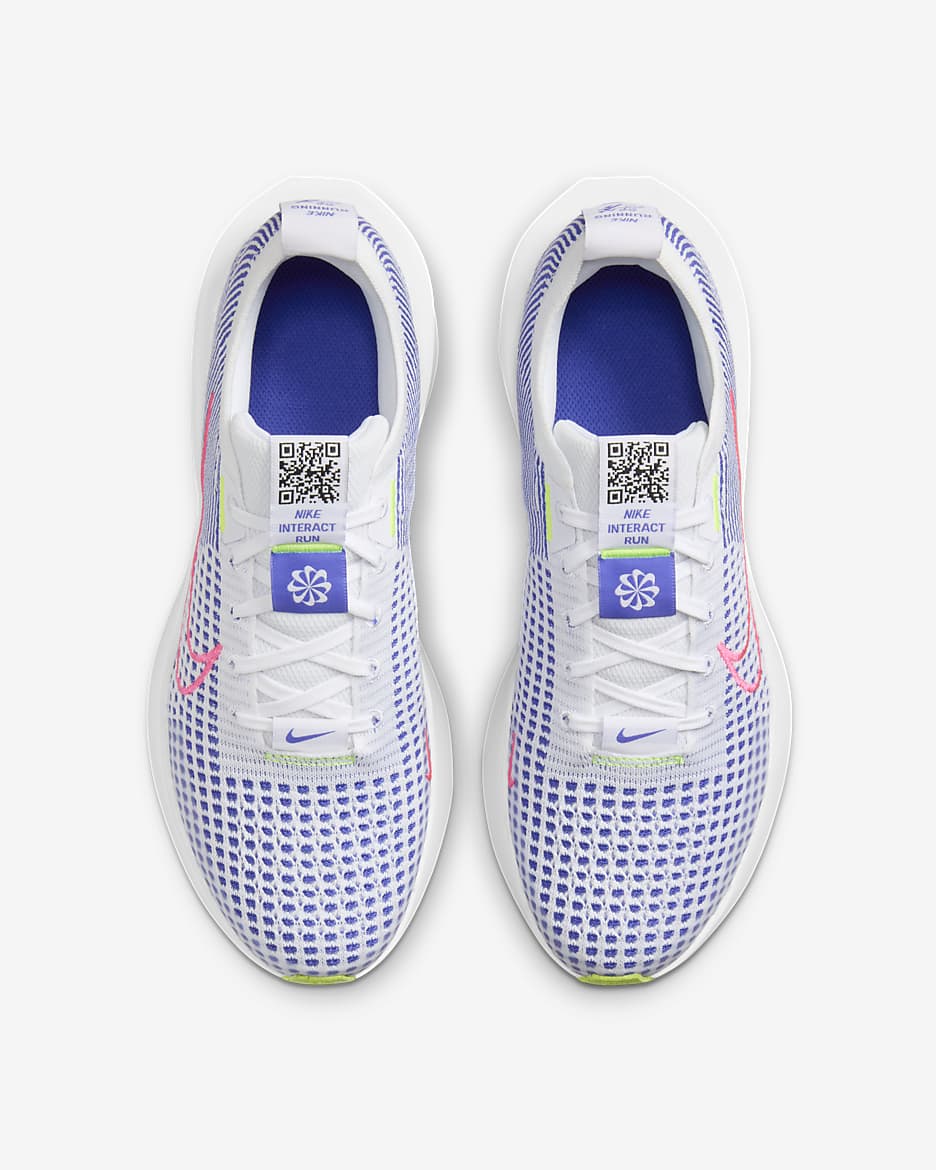 Tenis de correr en pavimento para mujer Nike Interact Run - Blanco/Azul astronómico/Volt/Hiperrosa