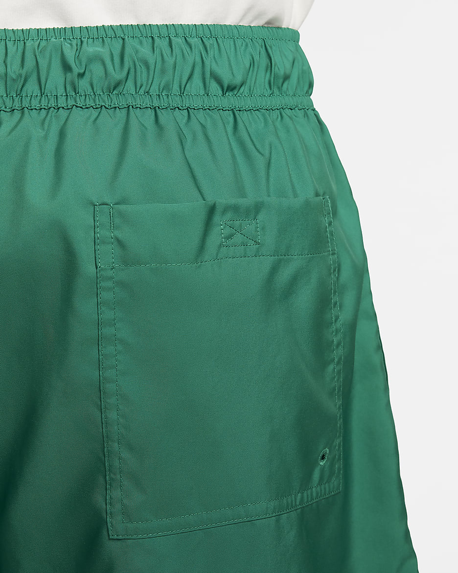 Nike Club Men's Woven Flow Shorts - Malachite/White