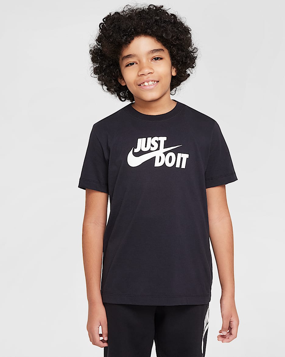 Nike Sportswear Older Kids' T-Shirt - Black