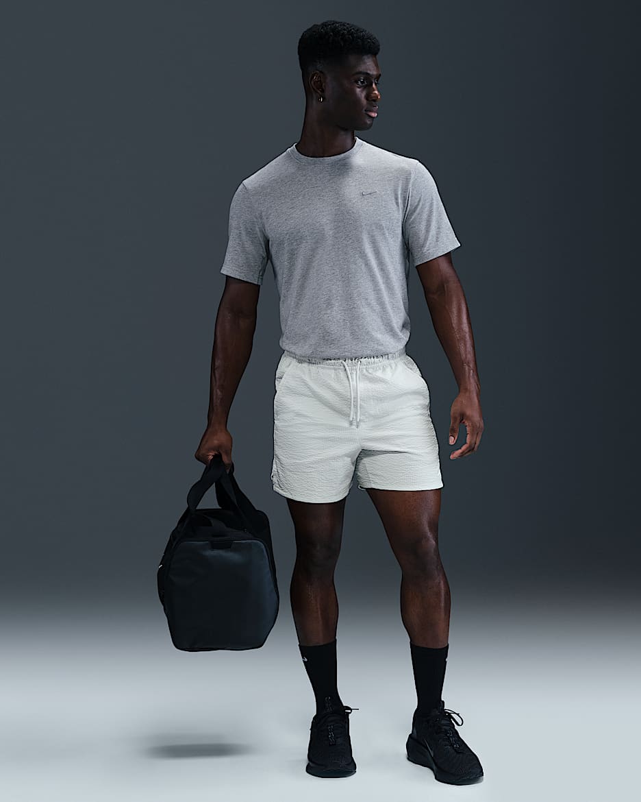 Shorts Dri-FIT versátiles de 13 cm seersucker sin forro para hombre Nike Unlimited - Polvo fotón/Polvo fotón/Polvo fotón