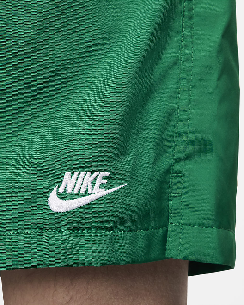 Nike Club Men's Woven Flow Shorts - Malachite/White