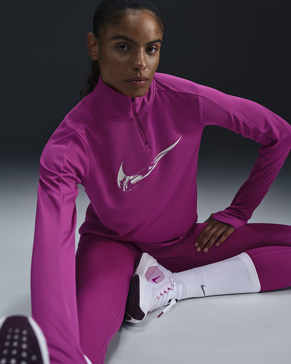 Nike Swoosh Dri-FIT-løbemellemlag med 1/4 lynlås til kvinder - Hot Fuchsia/Light Wild Mango