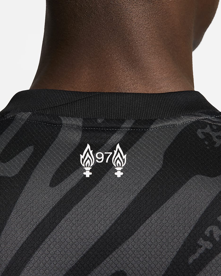 Liverpool FC Stadium Goalkeeper 男款 Nike Dri-FIT 足球復刻版短袖球衣 - Anthracite/黑色/白色