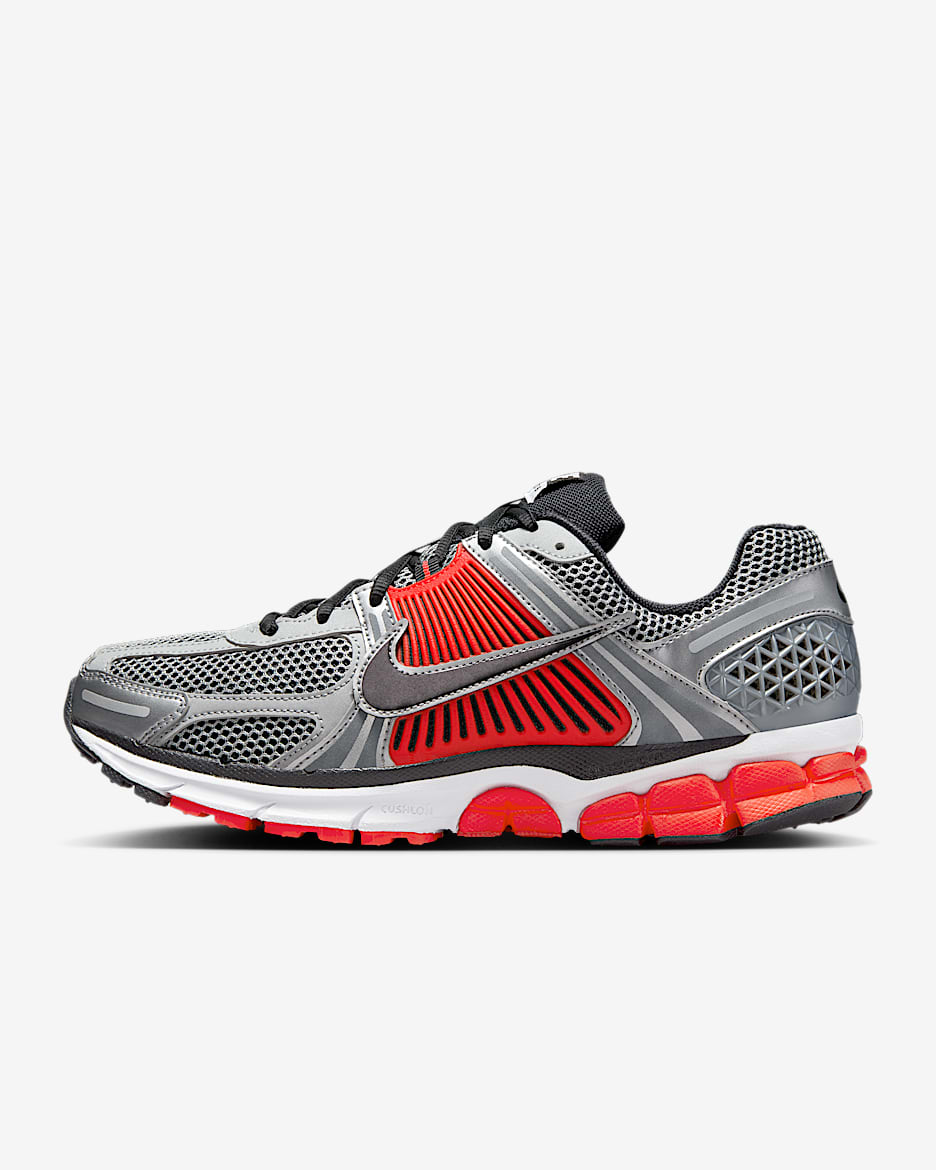 Nike Zoom Vomero 5 Men's Shoes - Metallic Silver/Flat Silver/Light Crimson/Black