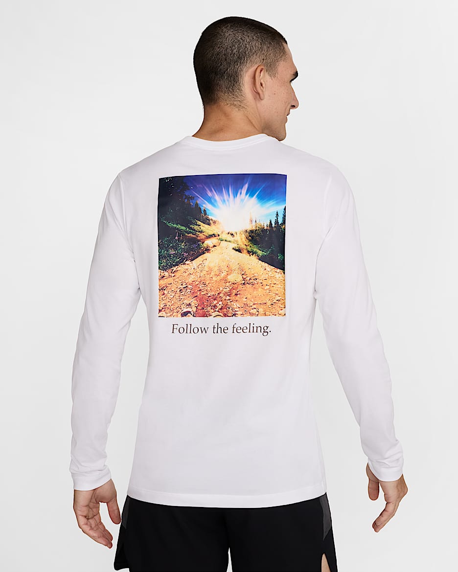 Playera de correr de manga larga Dri-FIT para hombre Nike Trail - Blanco