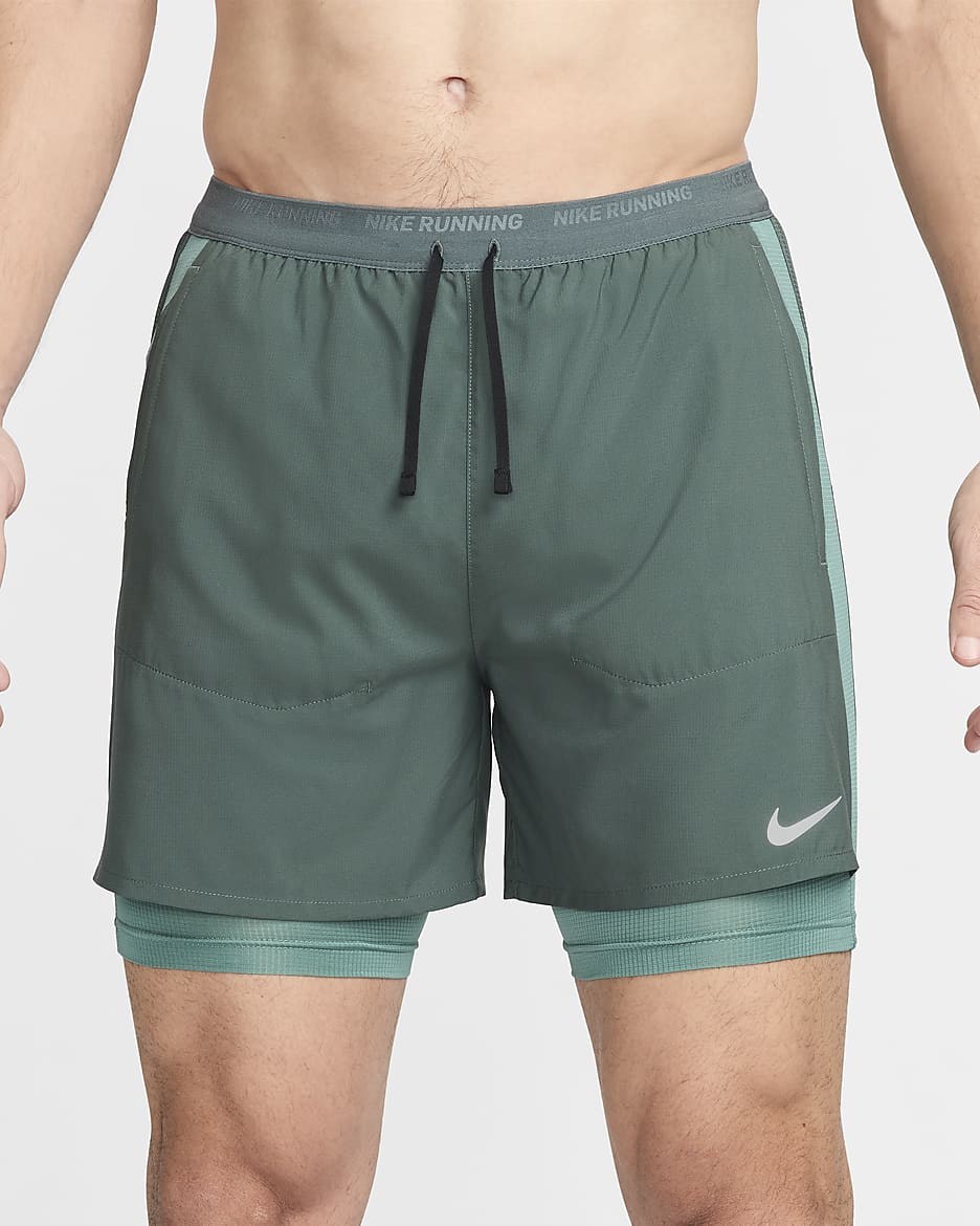 Short de running hybride Dri-FIT Nike Stride 13 cm pour homme - Vintage Green/Bicoastal/Noir