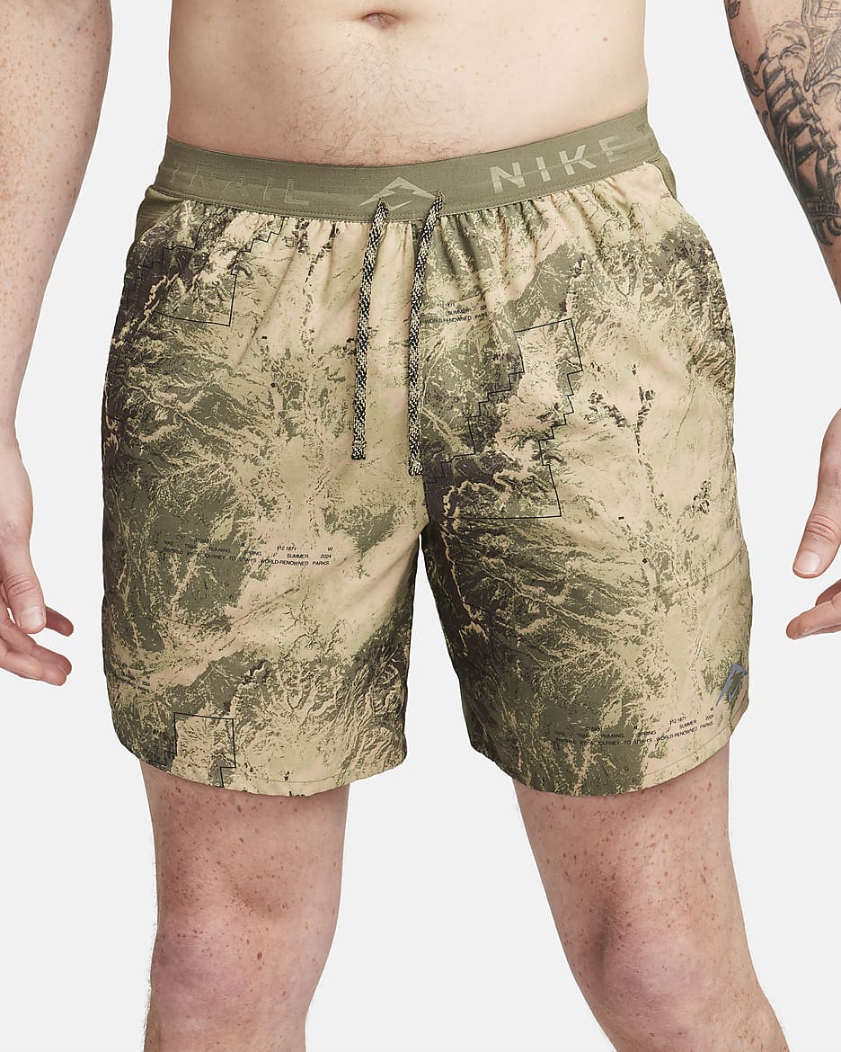 Nike Stride Dri-FIT-løbeshorts med indershorts (18 cm) til mænd - Medium Olive/Medium Olive/Medium Olive/sort