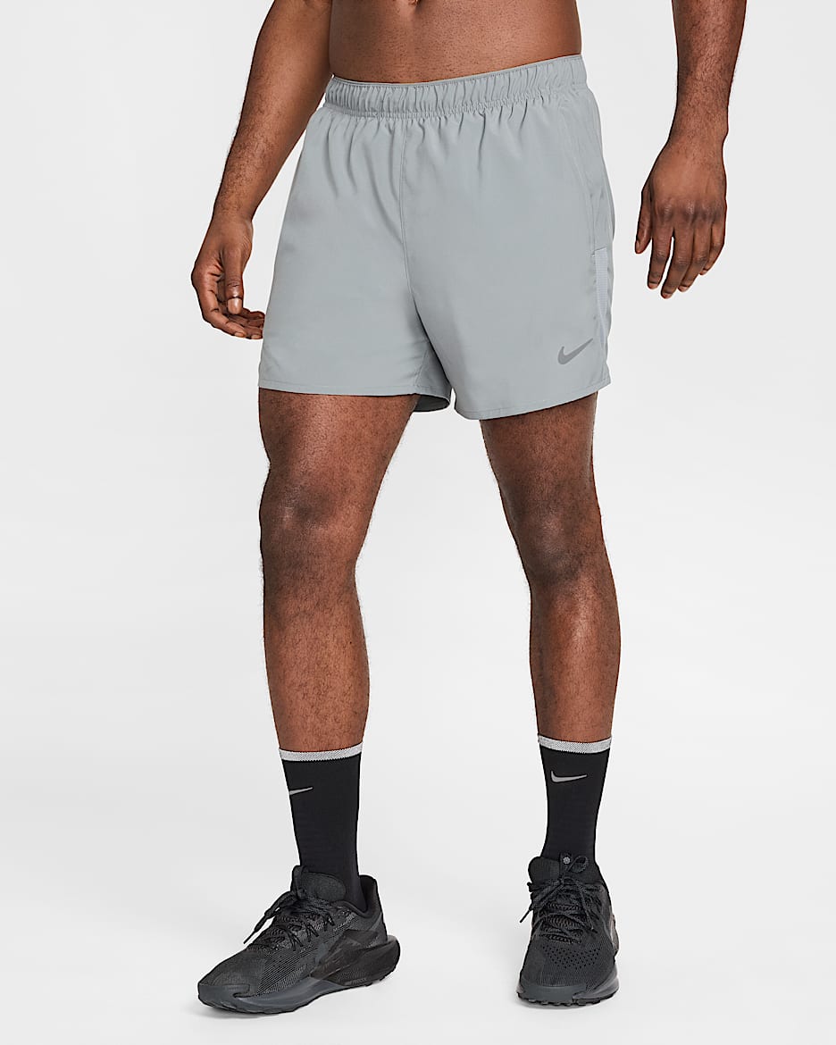 Nike Challenger Men's Dri-FIT 12.5cm (approx.) 2-in-1 Versatile Shorts - Smoke Grey/Dark Smoke Grey/Black