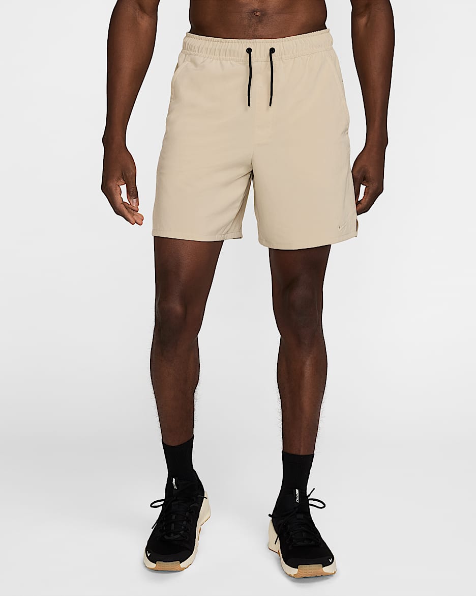 Short non doublé Nike Unlimited Dri-FIT 18 cm pour homme - Desert Khaki/Noir/Desert Khaki