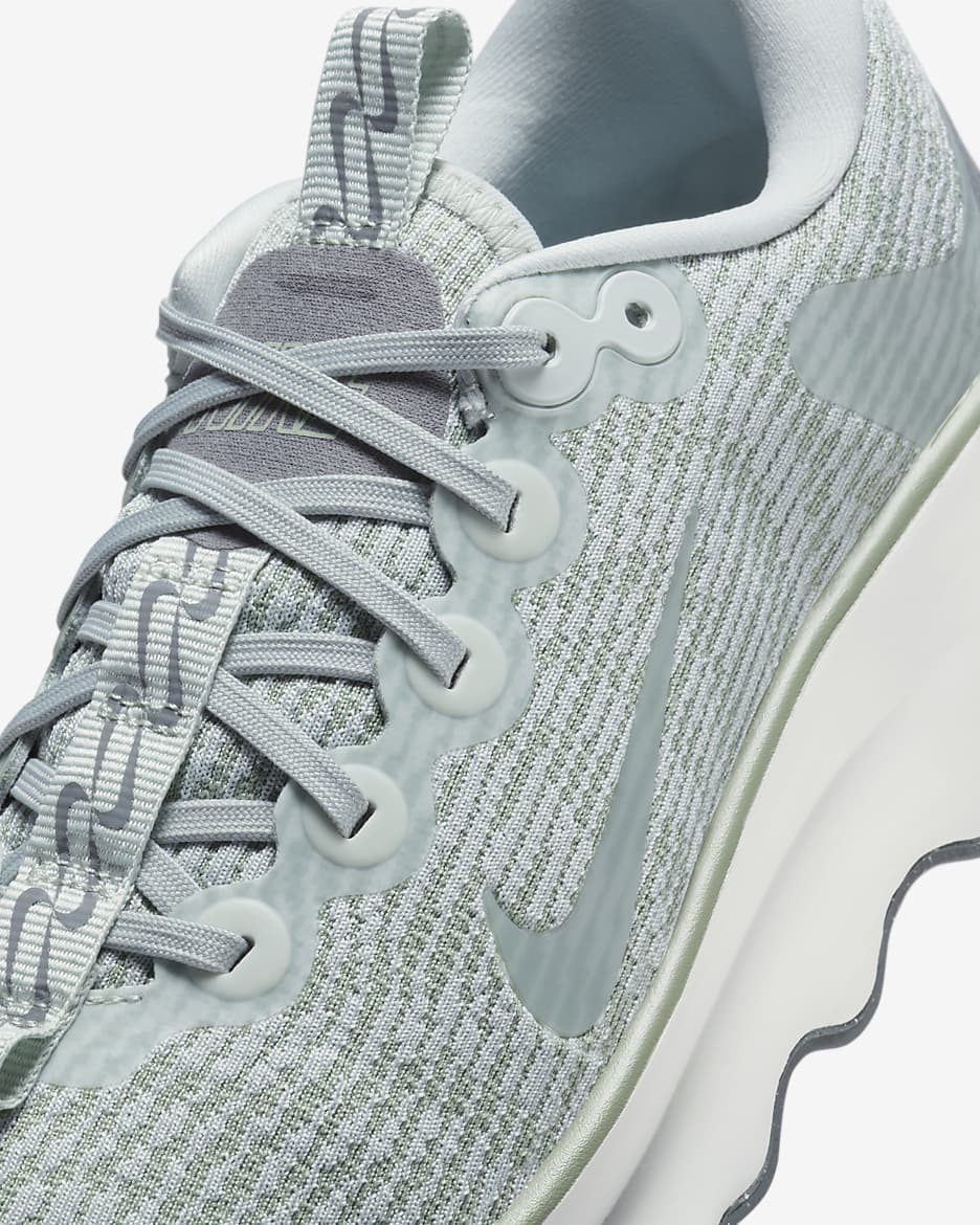 Sapatilhas de caminhada Nike Motiva para mulher - Prateado claro/Jade Horizon/Cinzento Smoke/Prateado metalizado