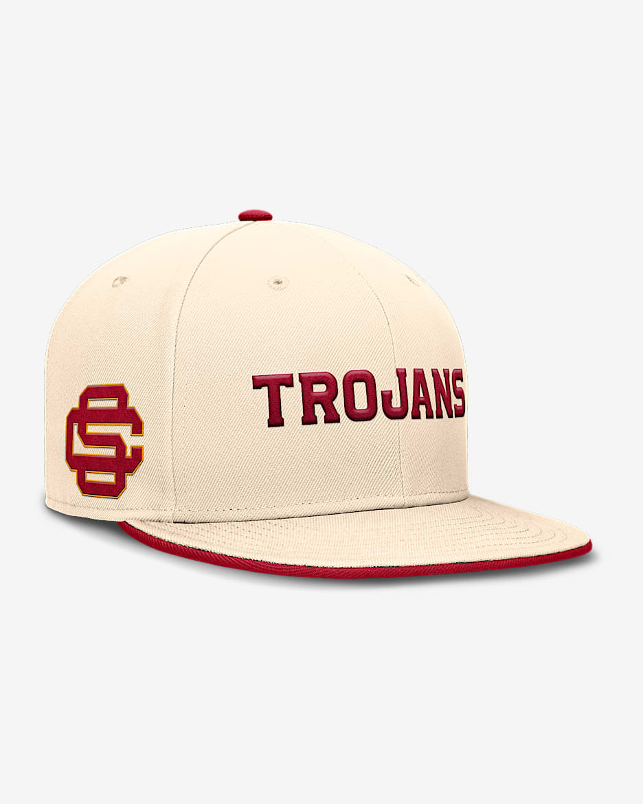 Gorra universitaria Nike Dri-FIT ajustada para hombre - Natural