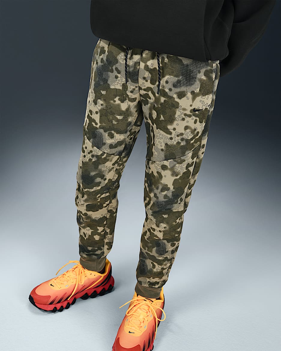 Nike Sportswear Tech Fleece Big Kids' (Boys') Joggers